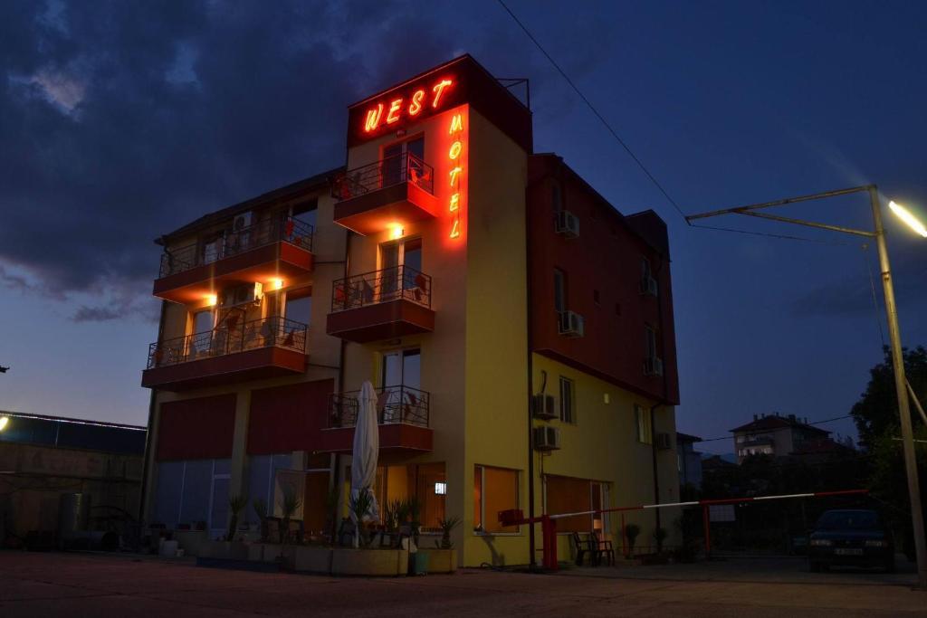 Hotel West Yukarı Cuma Dış mekan fotoğraf